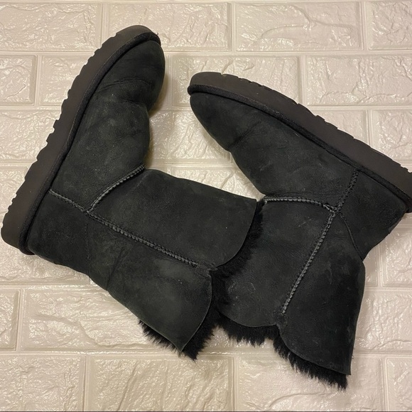 Ugg Australia Bailey Button Boots Size 8 - Picture 2 of 10